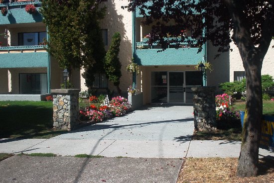 Victoria's Largest Apartment Rental Guide, Croft House Apartments,
128 Croft Street, Victoria, BC, Canada V8V 2E6