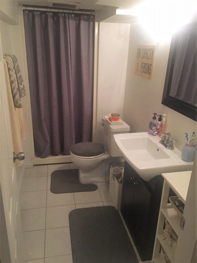 Basement Suite in Gordon Head Character Home.